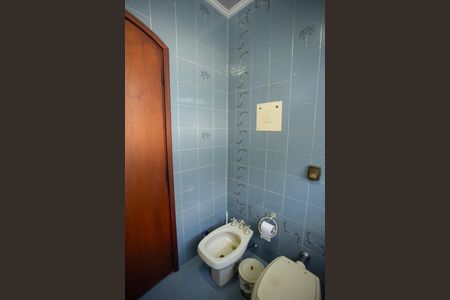 Casa à venda com 370m², 4 quartos e 6 vagas Casa à venda com 370m², 4 quartos e 6 vagasBanheiro da Suíte 2