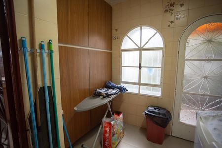 Casa à venda com 370m², 4 quartos e 6 vagas Casa à venda com 370m², 4 quartos e 6 vagasÁrea de Serviço