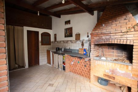 Casa à venda com 370m², 4 quartos e 6 vagas Casa à venda com 370m², 4 quartos e 6 vagasChurrasqueira