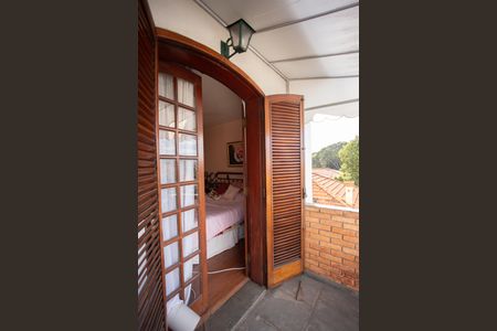 Casa à venda com 370m², 4 quartos e 6 vagas Casa à venda com 370m², 4 quartos e 6 vagasVaranda da Suíte 1