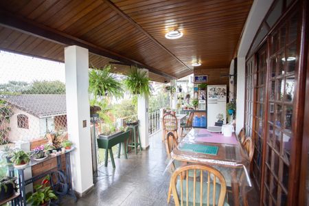 Casa à venda com 370m², 4 quartos e 6 vagas Casa à venda com 370m², 4 quartos e 6 vagasVaranda Gourmet