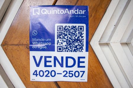 Casa à venda com 370m², 4 quartos e 6 vagas Casa à venda com 370m², 4 quartos e 6 vagasPlaquinha