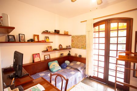 Casa à venda com 370m², 4 quartos e 6 vagas Casa à venda com 370m², 4 quartos e 6 vagasSuíte 3