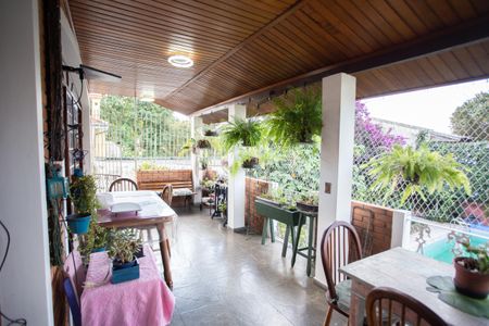 Casa à venda com 370m², 4 quartos e 6 vagas Casa à venda com 370m², 4 quartos e 6 vagasVaranda Gourmet