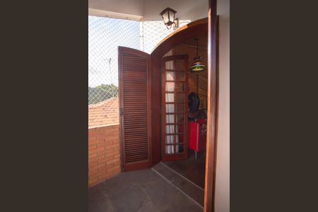 Casa à venda com 370m², 4 quartos e 6 vagas Casa à venda com 370m², 4 quartos e 6 vagasVaranda