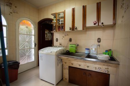 Casa à venda com 370m², 4 quartos e 6 vagas Casa à venda com 370m², 4 quartos e 6 vagasÁrea de Serviço