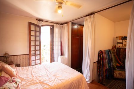 Casa à venda com 370m², 4 quartos e 6 vagas Casa à venda com 370m², 4 quartos e 6 vagasSuíte 1