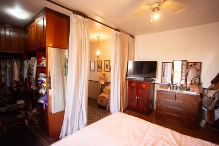 Casa à venda com 370m², 4 quartos e 6 vagas Casa à venda com 370m², 4 quartos e 6 vagasSuíte 1