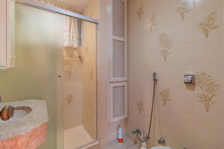 Apartamento à venda com 142m², 4 quartos e 2 vagas Apartamento à venda com 142m², 4 quartos e 2 vagasBanheiro 2