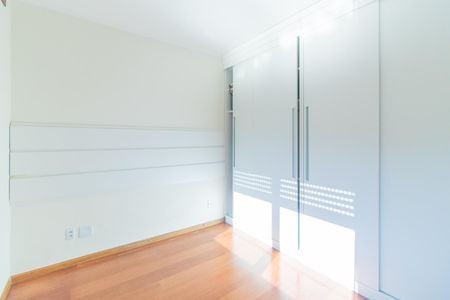 Apartamento à venda com 142m², 4 quartos e 2 vagas Apartamento à venda com 142m², 4 quartos e 2 vagasQuarto 3