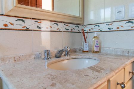 Apartamento à venda com 142m², 4 quartos e 2 vagas Apartamento à venda com 142m², 4 quartos e 2 vagasBanheiro 1