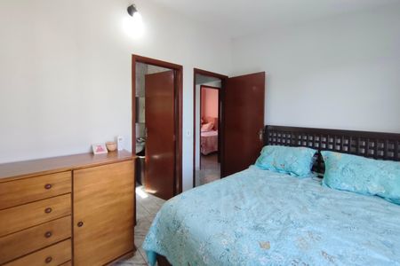 Casa à venda com 250m², 4 quartos e 3 vagas Suíte