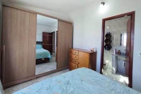 Casa à venda com 250m², 4 quartos e 3 vagas Suíte