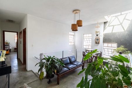 Casa à venda com 200m², 3 quartos e 2 vagasSala 2