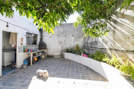 Casa à venda com 200m², 3 quartos e 2 vagasQuintal