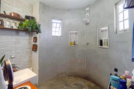 Casa à venda com 200m², 3 quartos e 2 vagasBanheiro da suíte 