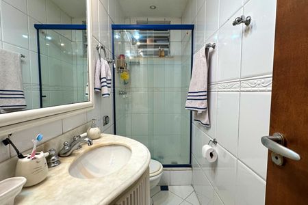 Apartamento à venda com 200m², 3 quartos e 1 vagaBanheiro Social