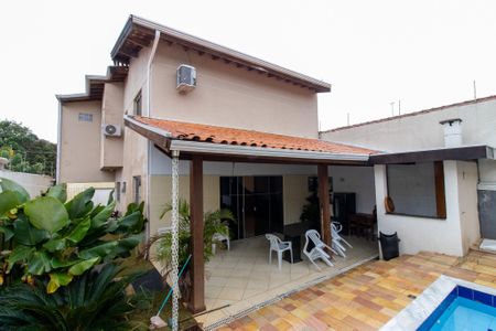Casa à venda com 256m², 3 quartos e 4 vagasÁrea comum