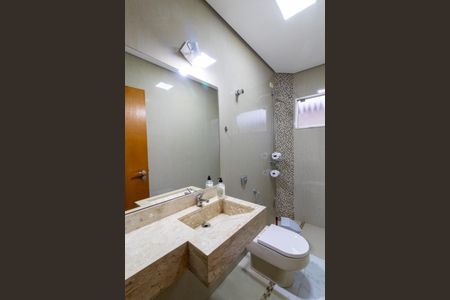 Casa à venda com 256m², 3 quartos e 4 vagasBanheiro Social