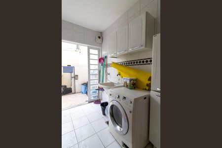 Casa à venda com 256m², 3 quartos e 4 vagasÁrea de Serviço