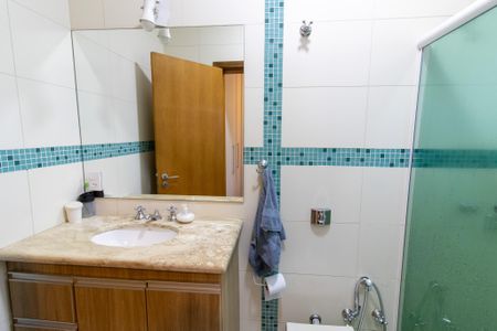 Casa à venda com 256m², 3 quartos e 4 vagasBanheiro da Suíte 1