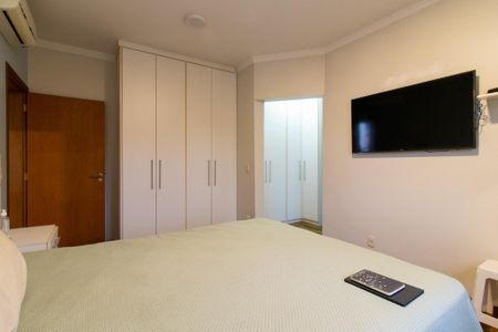 Casa à venda com 256m², 3 quartos e 4 vagasSuíte 2