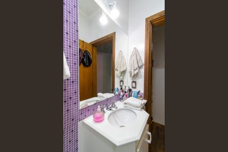 Casa à venda com 256m², 3 quartos e 4 vagasBanheiro Social