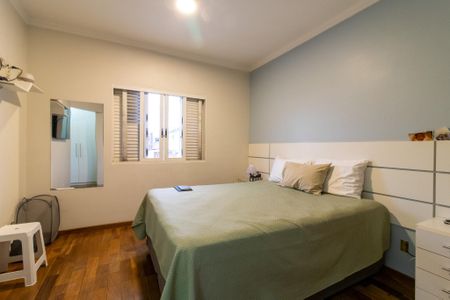 Casa à venda com 256m², 3 quartos e 4 vagasSuíte 2