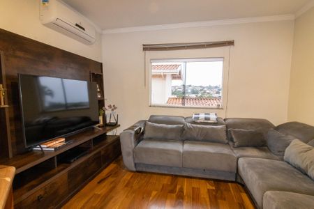 Casa à venda com 256m², 3 quartos e 4 vagasSala