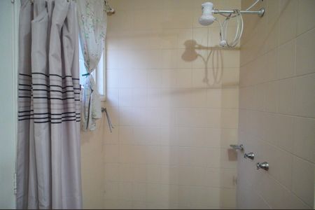 Casa à venda com 445m², 5 quartos e 6 vagasBanheiro 3