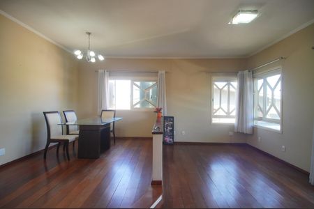 Casa à venda com 445m², 5 quartos e 6 vagasSala 2