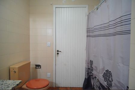 Casa à venda com 445m², 5 quartos e 6 vagasBanheiro 3