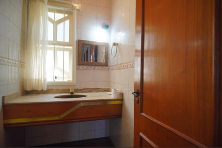 Casa à venda com 445m², 5 quartos e 6 vagasLavabo