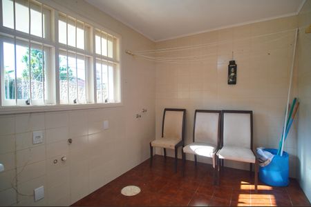 Casa à venda com 445m², 5 quartos e 6 vagasÁrea de Serviço