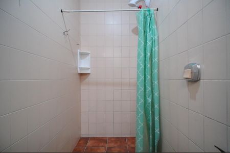 Casa à venda com 445m², 5 quartos e 6 vagasBanheiro 4