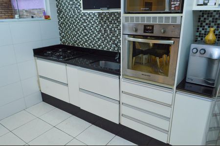 Casa de condomínio à venda com 240m², 3 quartos e 2 vagasCozinha