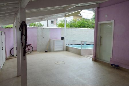 Casa de condomínio à venda com 240m², 3 quartos e 2 vagasGaragem