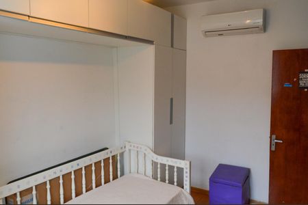 Casa de condomínio à venda com 240m², 3 quartos e 2 vagasQuarto 2