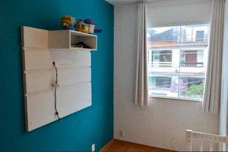 Casa de condomínio à venda com 240m², 3 quartos e 2 vagasQuarto 2