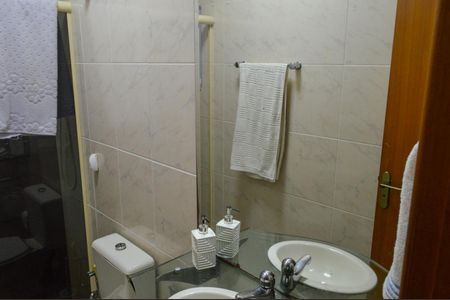 Casa de condomínio à venda com 240m², 3 quartos e 2 vagasBanheiro 2