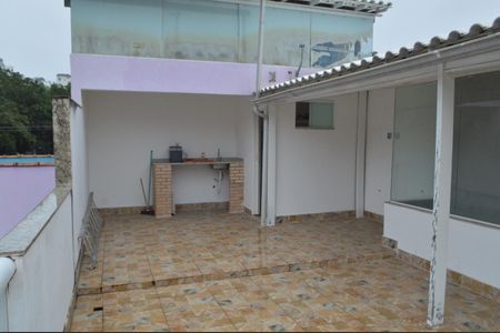 Casa de condomínio à venda com 240m², 3 quartos e 2 vagasTerraço