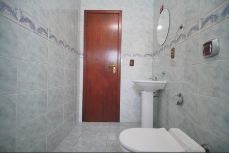 Casa para alugar com 206m², 4 quartos e 4 vagasBanheiro