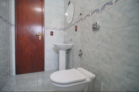 Casa para alugar com 206m², 4 quartos e 4 vagasBanheiro