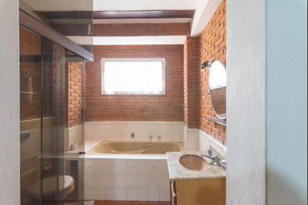 Casa à venda com 142m², 3 quartos e 5 vagasBanheiro da Suíte