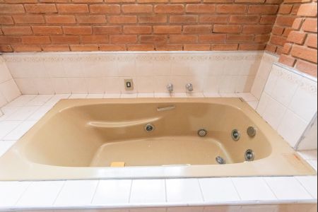 Casa à venda com 142m², 3 quartos e 5 vagasBanheiro da Suíte