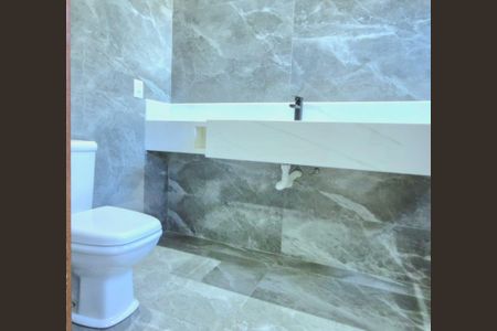 Casa de condomínio à venda com 280m², 4 quartos e 4 vagasBanheiro da Suíte 1