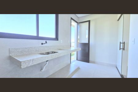 Casa de condomínio à venda com 280m², 4 quartos e 4 vagasÁrea de serviço