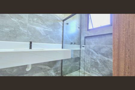 Casa de condomínio à venda com 280m², 4 quartos e 4 vagasBanheiro da Suíte 1