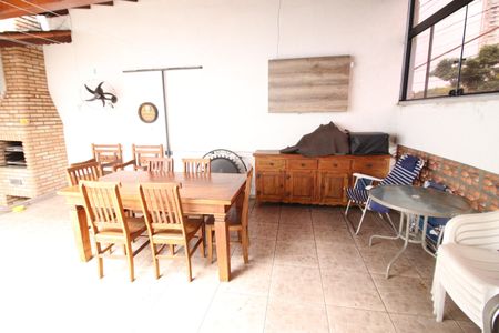 Casa à venda com 120m², 3 quartos e 2 vagasQuintal