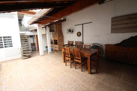 Casa à venda com 120m², 3 quartos e 2 vagasQuintal